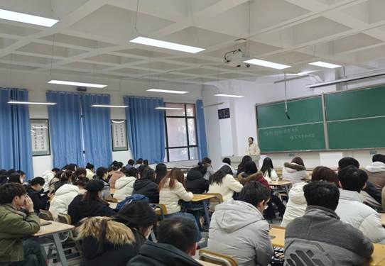 “扬帆启新程，筑梦向未来”——必赢3003no1线路检测中心召开新学期研究生年级大会